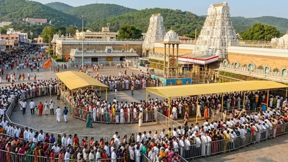 తిరుమలలో భక్తుల రద్దీ.. సర్వదర్శనానికి 12 గంటల సమయం
