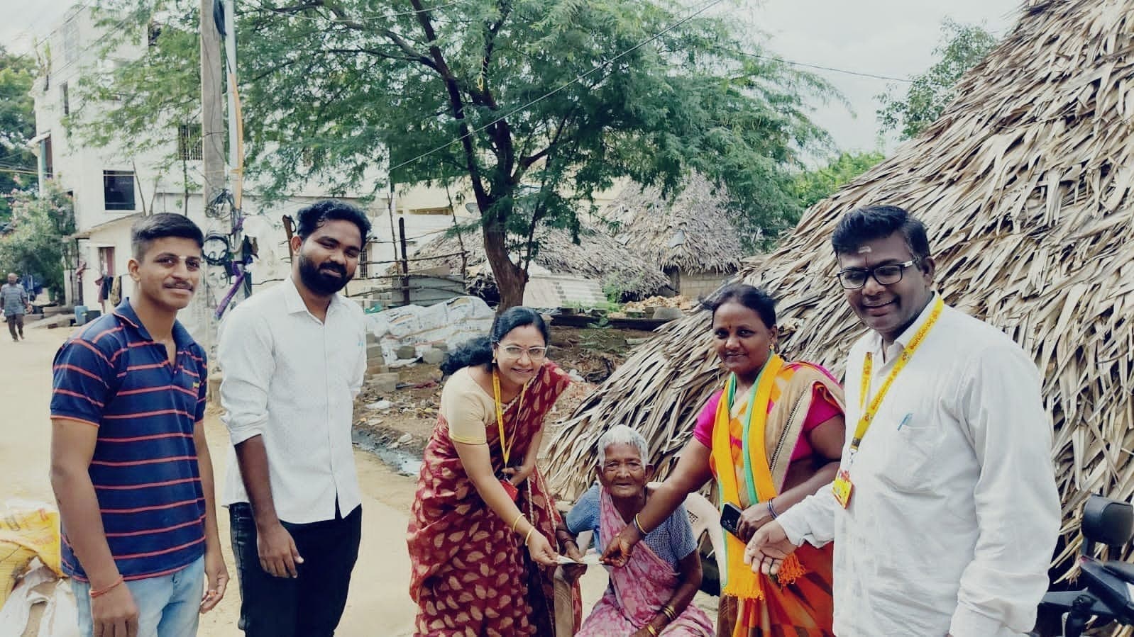 రెండు రోజుల ముందే ఎన్టీఆర్ భరోసా పెన్షన్ల పంపిణీ