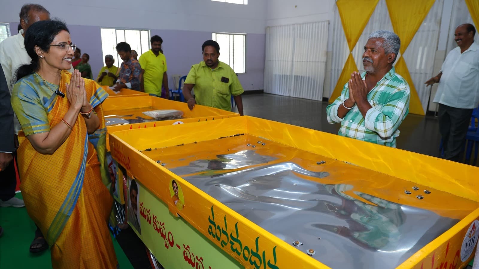 నారా భువనేశ్వరి చేతుల మీదుగా స్వయం ఉపాధికి చేయూత