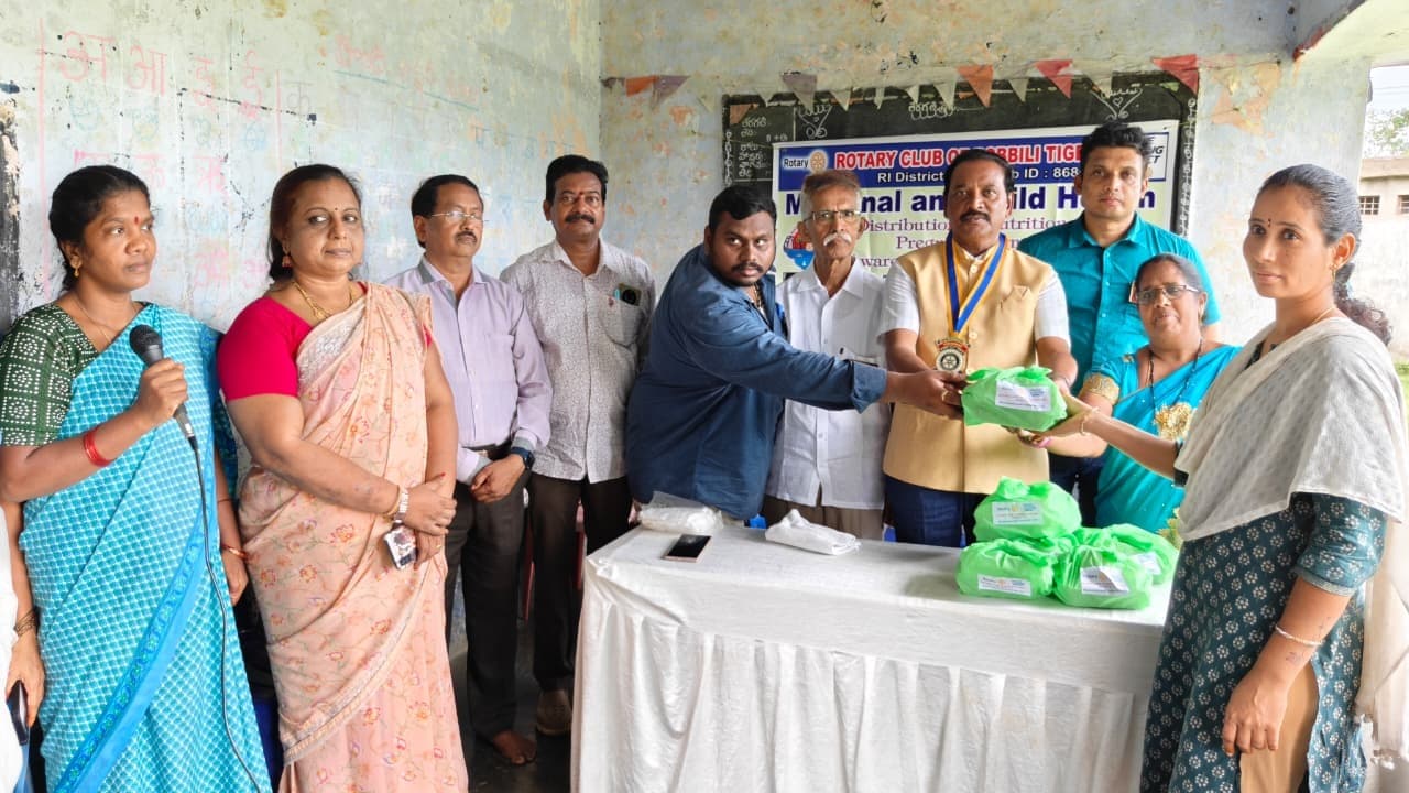 గర్భిణులకు రోటరీ పౌష్టికాహారం పంపిణీ..