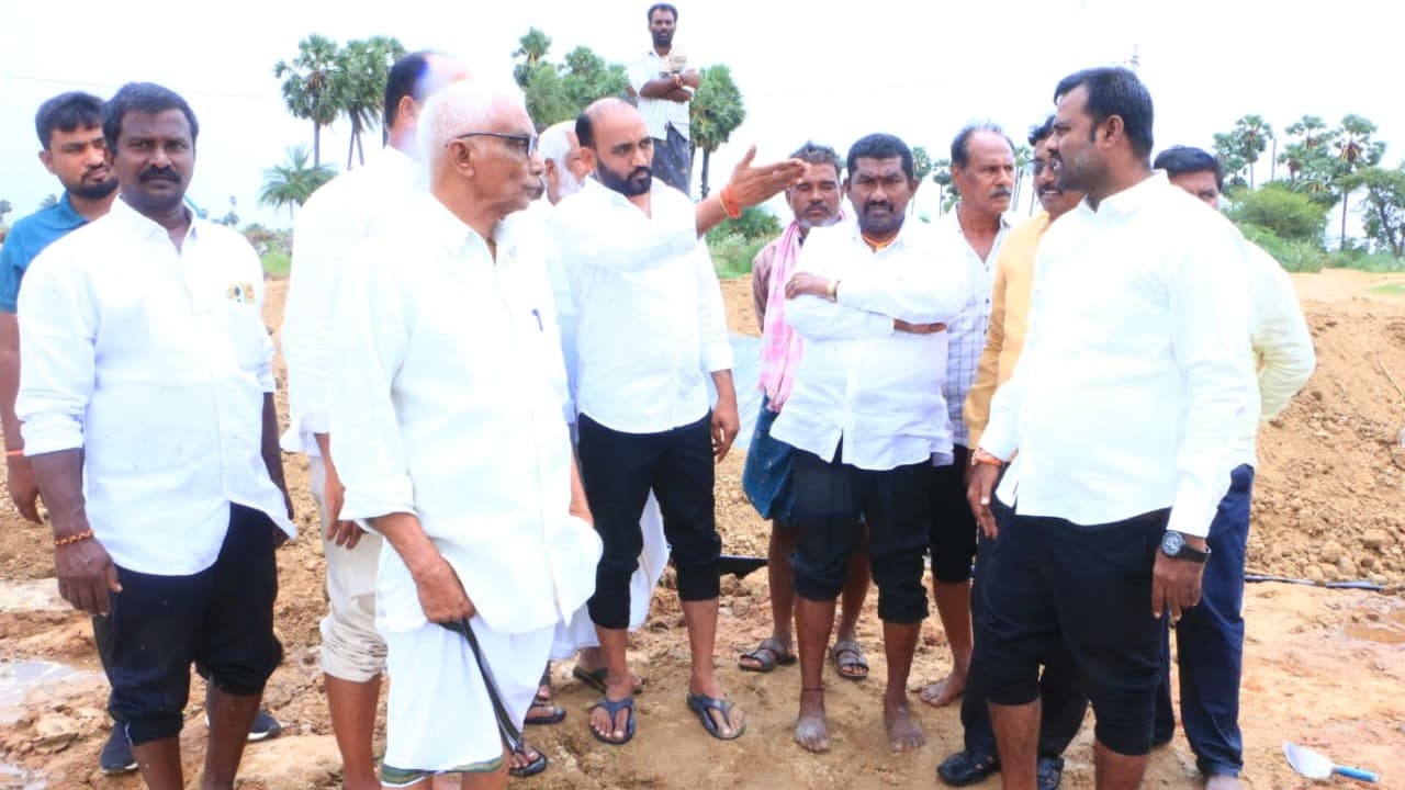 కావలి కాలువ సైఫన్ పనులు వేగవంతం చేయాలి: కాకర్ల సురేష్