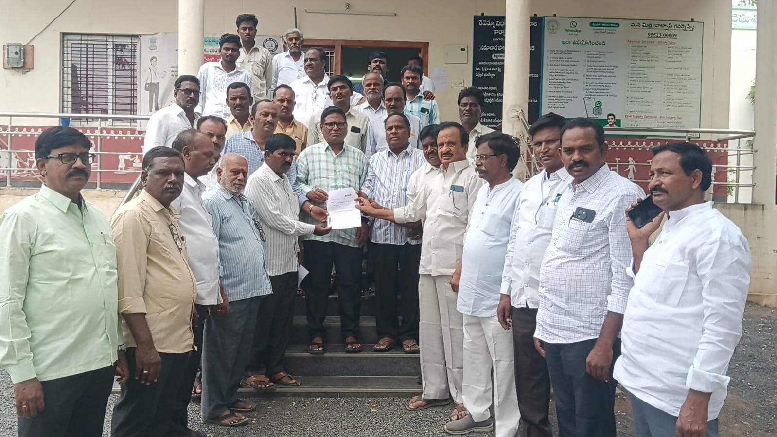 జర్నలిస్టుల సమస్యలు పరిష్కరించాలని ఏపీడబ్ల్యూజేఎఫ్ డిమాండ్