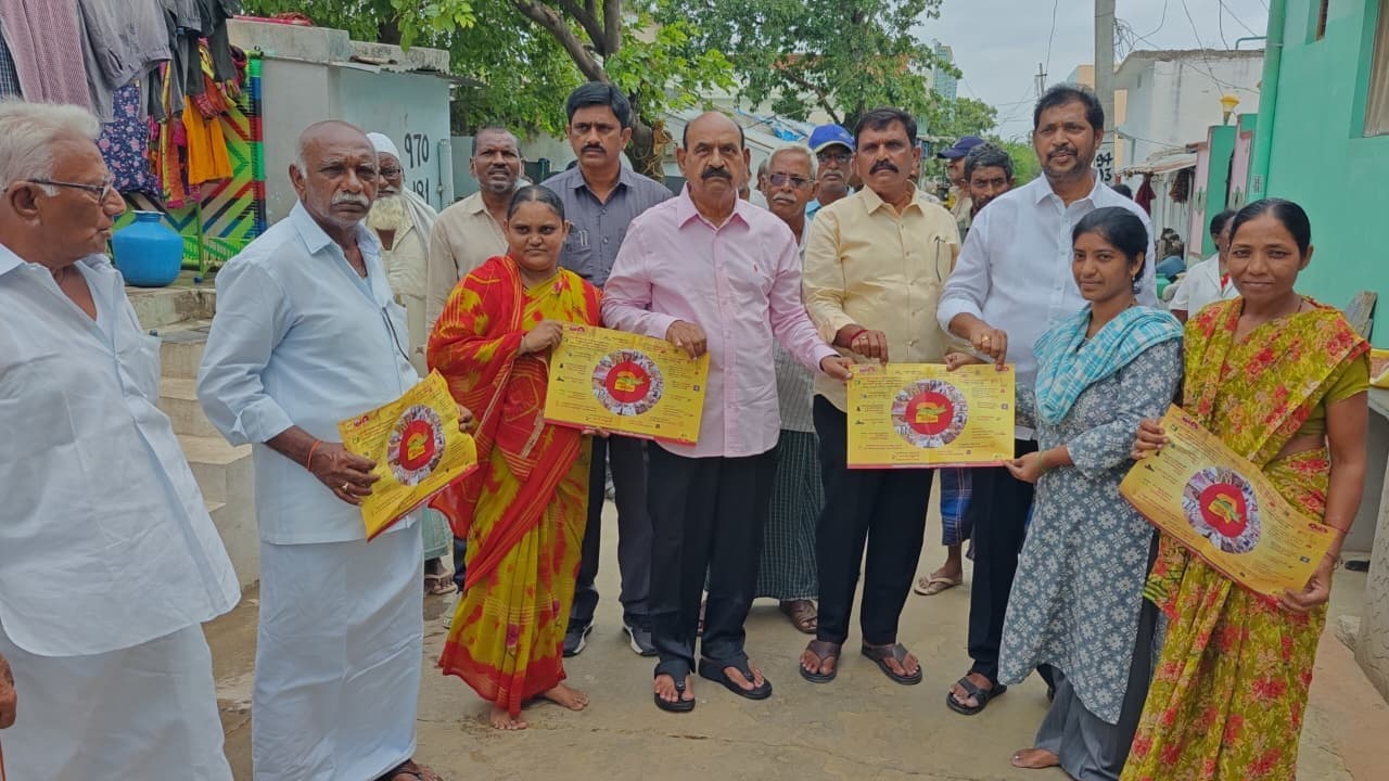 చాపిరేవులలో ఇంటింటికి తెలుగుదేశం కార్యక్రమంలో మంత్రి ఫరూక్