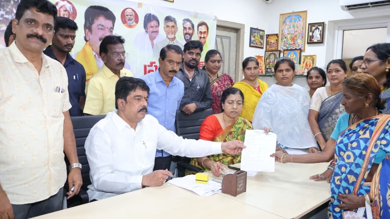 ప్రజా దర్బార్‌తో సమస్యల పరిష్కారానికి బొండా ఉమా చర్యలు