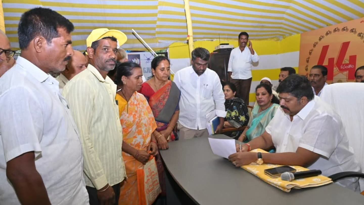 ప్రజా సమస్యల పరిష్కారమే లక్ష్యం: ఎమ్మెల్యే గురజాల