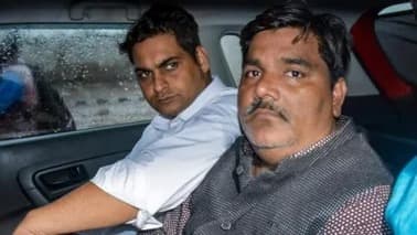 ఐబీ అధికారి అంకిత్ శర్మ హత్య కేసులో తాహిర్ హుస్సేన్‌కు జీవిత ఖైదు