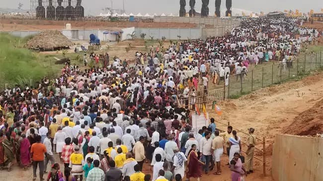 భోగాపురం సభకు జనం పోటెత్తారు..