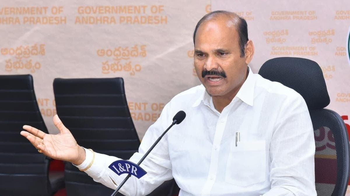యువతను అభివృద్ధి వైపు కాకుండా రౌడీయిజం వైపు మళ్లిస్తున్నారు: పార్థసారథి