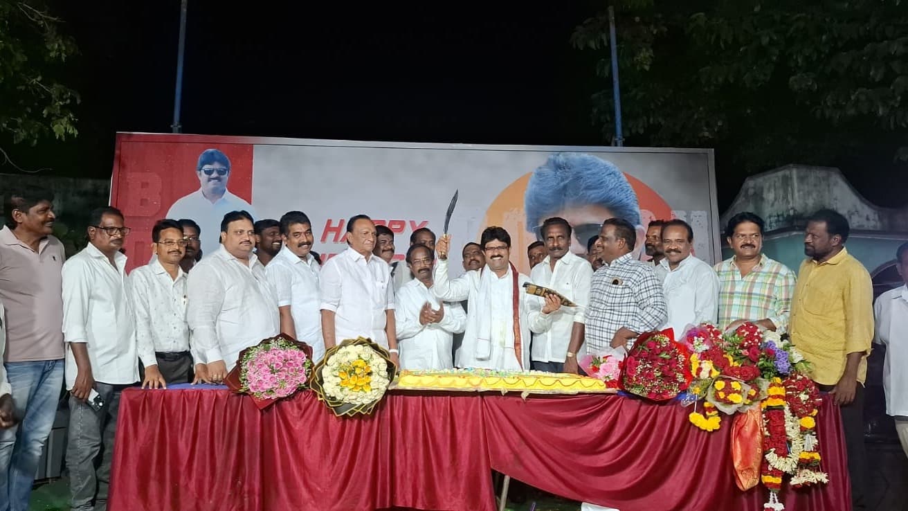 ఘనంగా ప్రజా సేవకుడు బోసుబాబు జన్మదిన వేడుకలు
