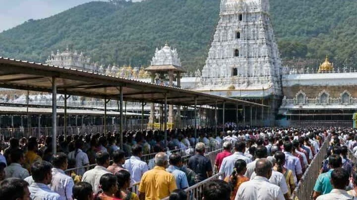 తిరుమలలో 15 గంటల సర్వదర్శనం..