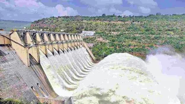 శ్రీశైలానికి భారీ వరద.. 2.16 లక్షల క్యూసెక్కుల ఇన్‌ఫ్లో