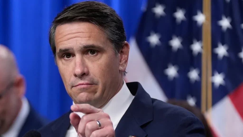భారత సంతతి వ్యక్తి అమెరికా పౌరసత్వం రద్దు