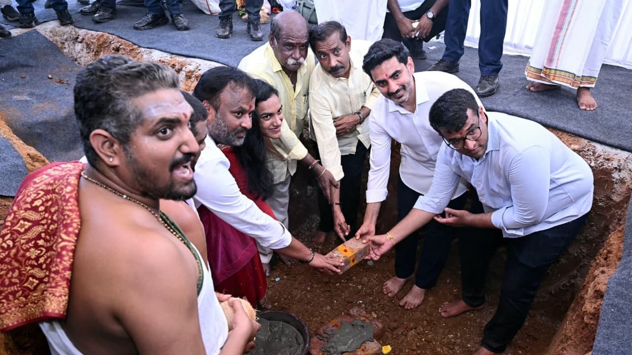 విశాఖలో పీవీ సింధు అకాడమీకి మంత్రి లోకేష్ శంకుస్థాపన