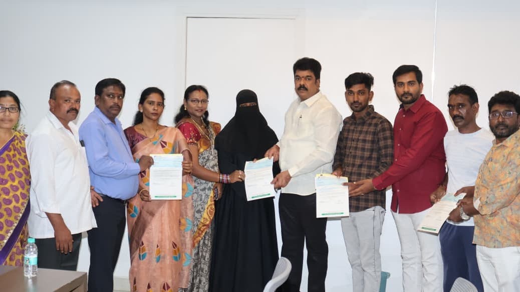 సీఎంఆర్ఎఫ్ ద్వారా 11 మందికి రూ.7.53 లక్షల సాయం