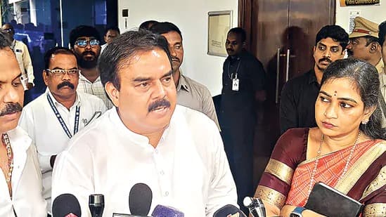 అగ్రిగోల్డ్‌ భూముల వేలం..