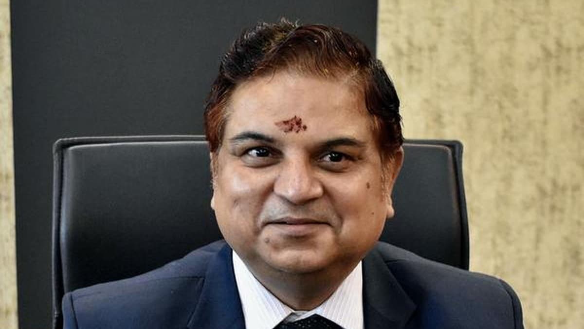 స్థానిక ఎన్నికలపై ఎస్‌ఈసీ సమీక్ష..