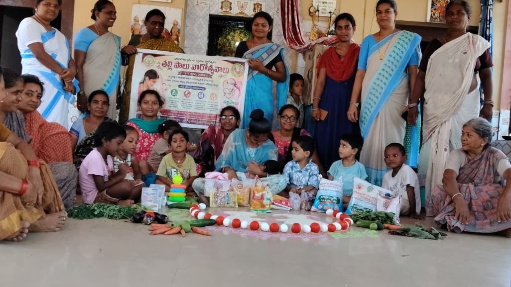 వంగరలో తల్లిపాలపై అవగాహన కార్యక్రమాలు