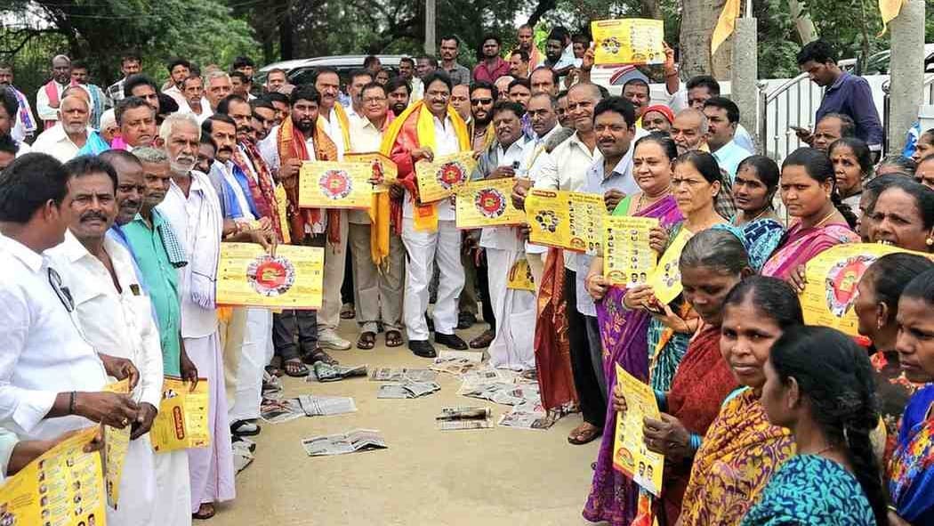 చిట్వేలులో ముక్కా రూపానంద రెడ్డి ఇంటింటి ప్రచారం