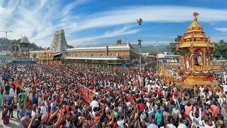 శ్రీవారి సర్వదర్శనానికి 18 గంటల సమయం..!