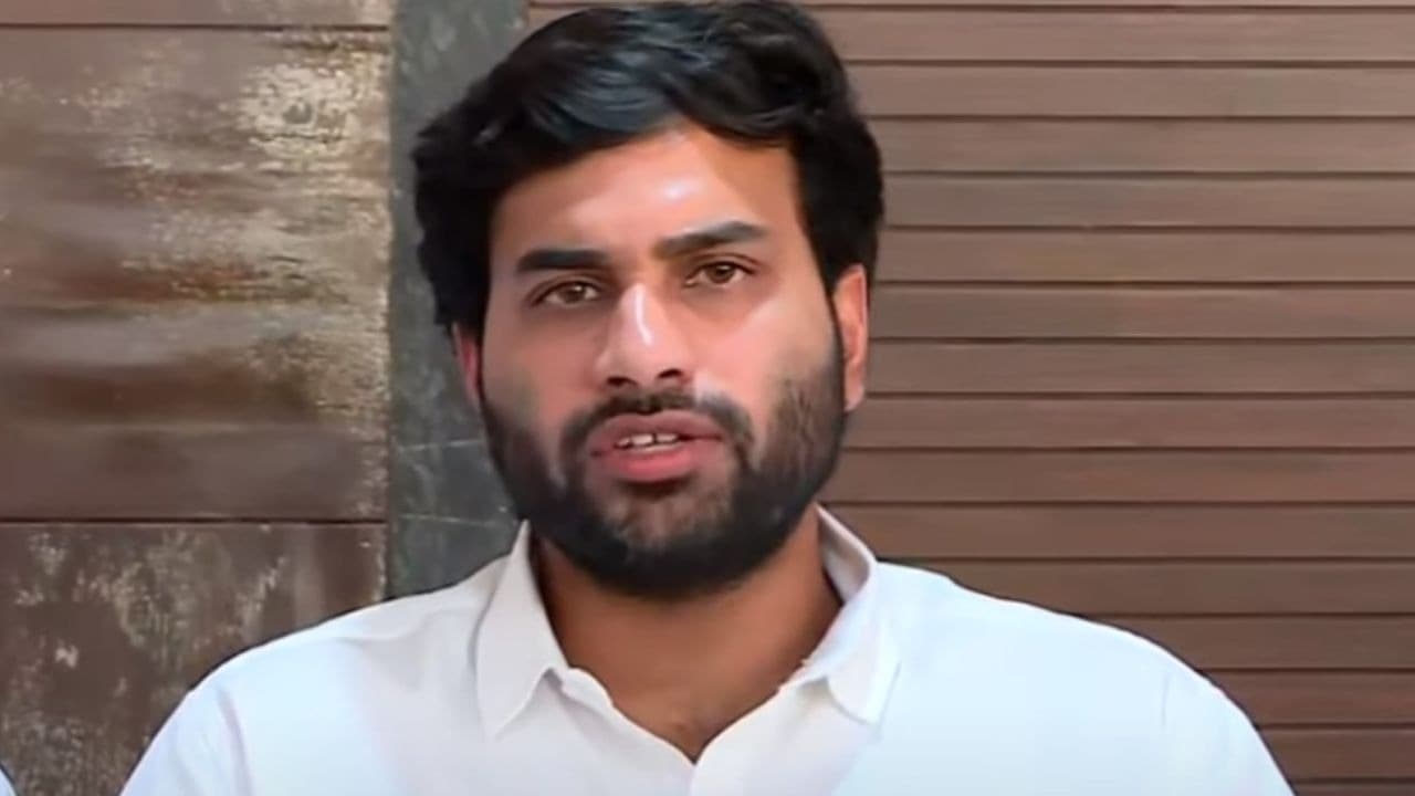 దేవినేని అవినాష్‌కు పోలీసుల నోటీసులు..