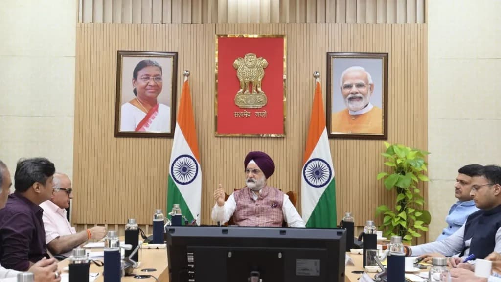 దిల్లీ ప్రభుత్వంలో కీలక అధికారుల బదిలీలకు ఎల్జీ ఆదేశాలు