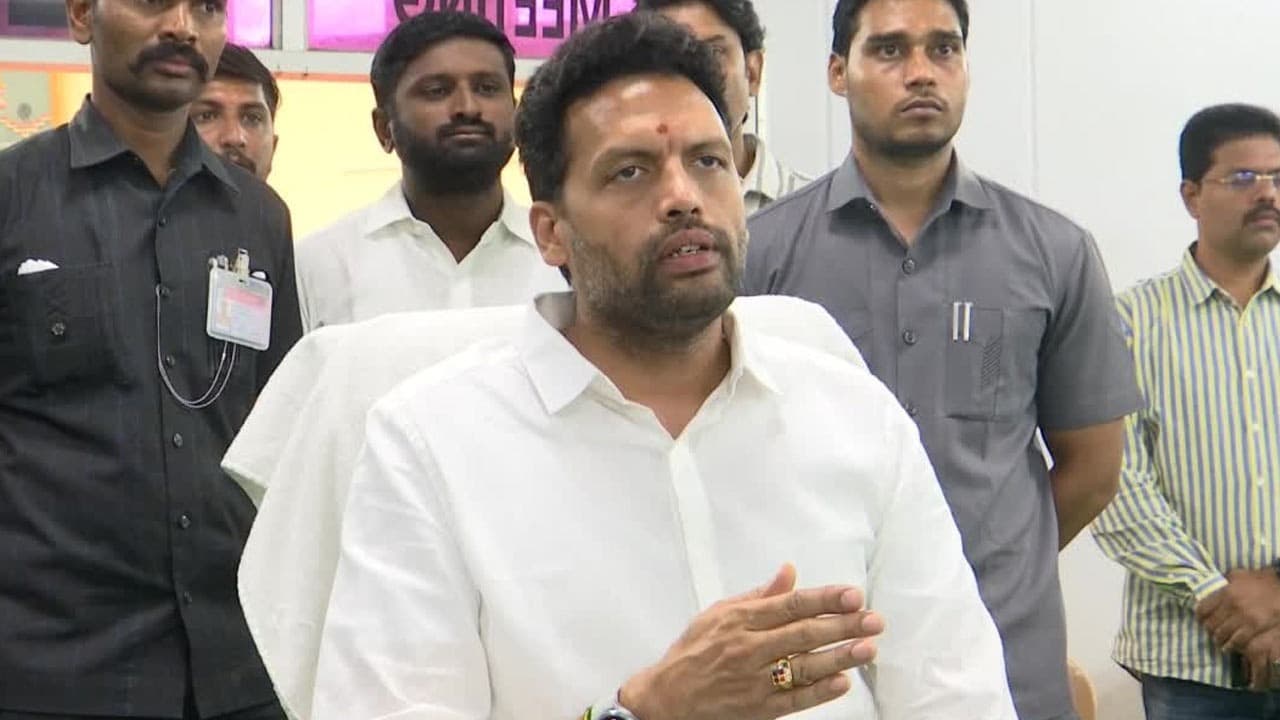 కర్నూలులో రౌడీలపై మంత్రి టీజీ భరత్ తీవ్ర ఆగ్రహం