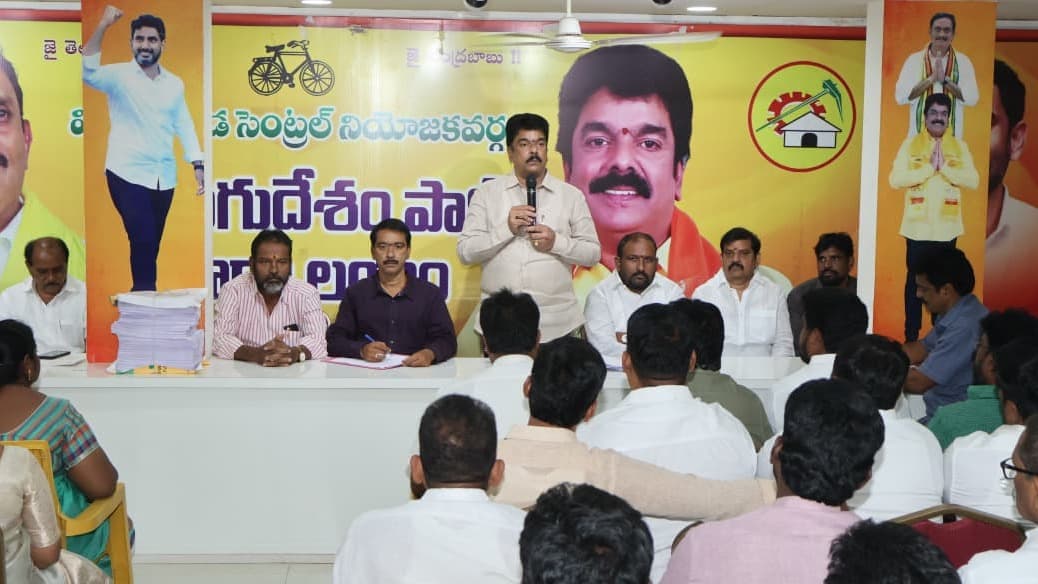 కార్పొరేషన్ ఎన్నికలకు టీడీపీ సిద్ధం: బొండా ఉమా