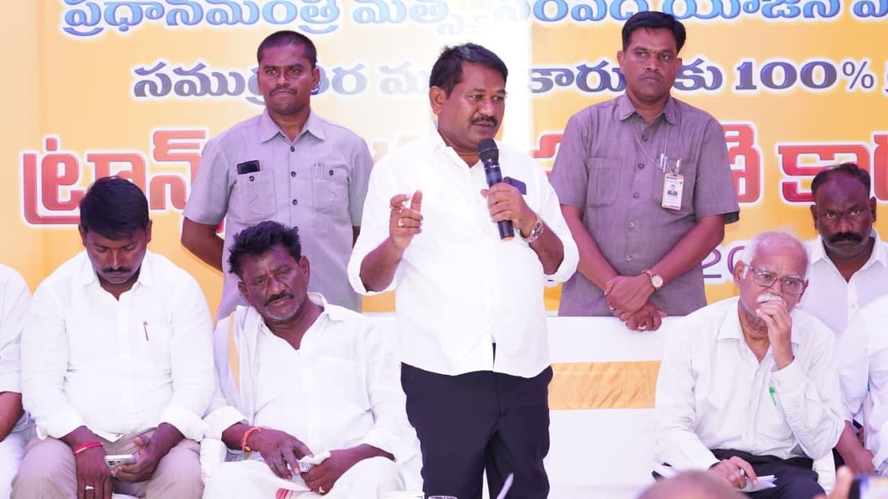 మత్స్యకారుల భద్రతకు ట్రాన్స్‌పాండర్లు: మంత్రి స్వామి
