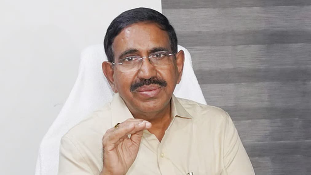 విజయవాడ చేరుకున్న మంత్రి నారాయణ..