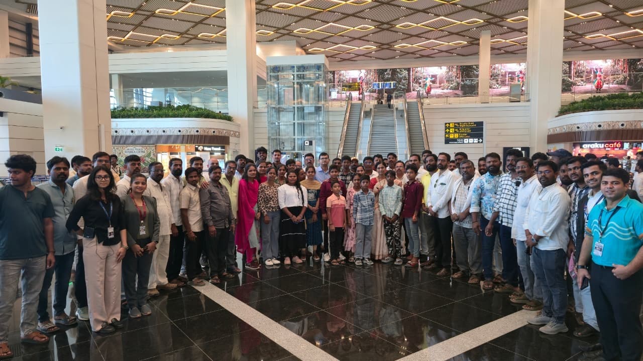 భోగాపురం విమానాశ్రయాన్ని సందర్శించిన పలాస రైతులు