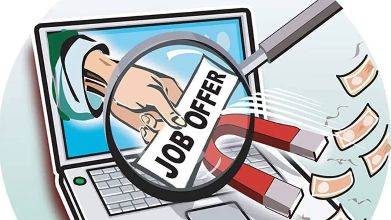ఉద్యోగాల పేరుతో మోసం..
