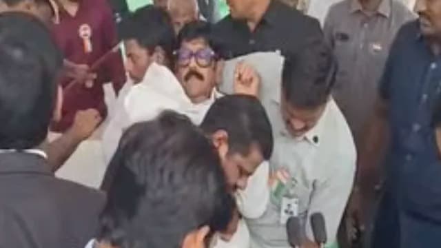 80వ స్వాతంత్య్ర దినోత్సవ వేడుకల్లో మంత్రి ఆనంకు అస్వస్థత..!