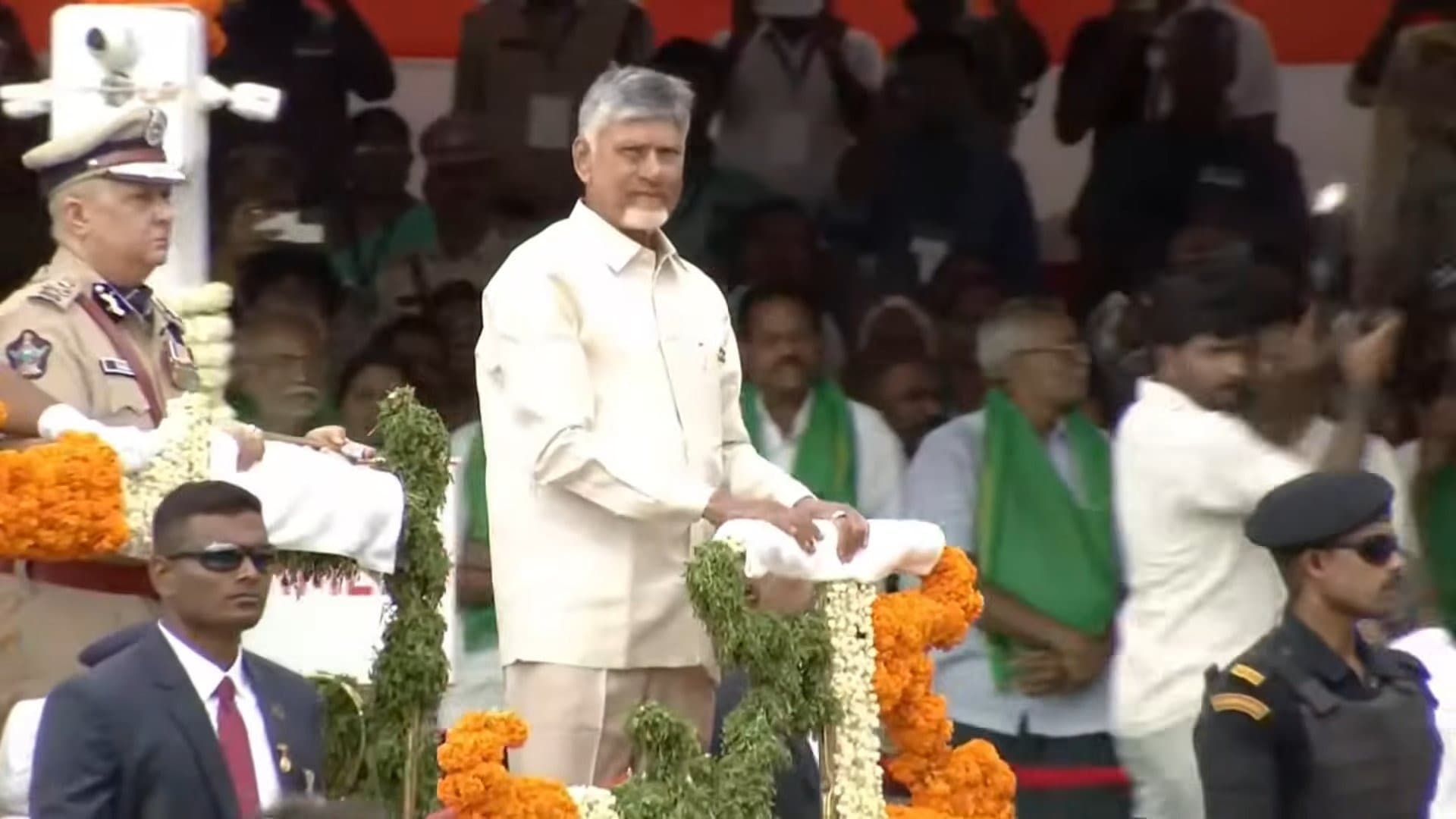 80వ స్వాతంత్య్ర దినోత్సవ శుభాకాంక్షలు తెలిపిన సీఎం చంద్రబాబు నాయుడు