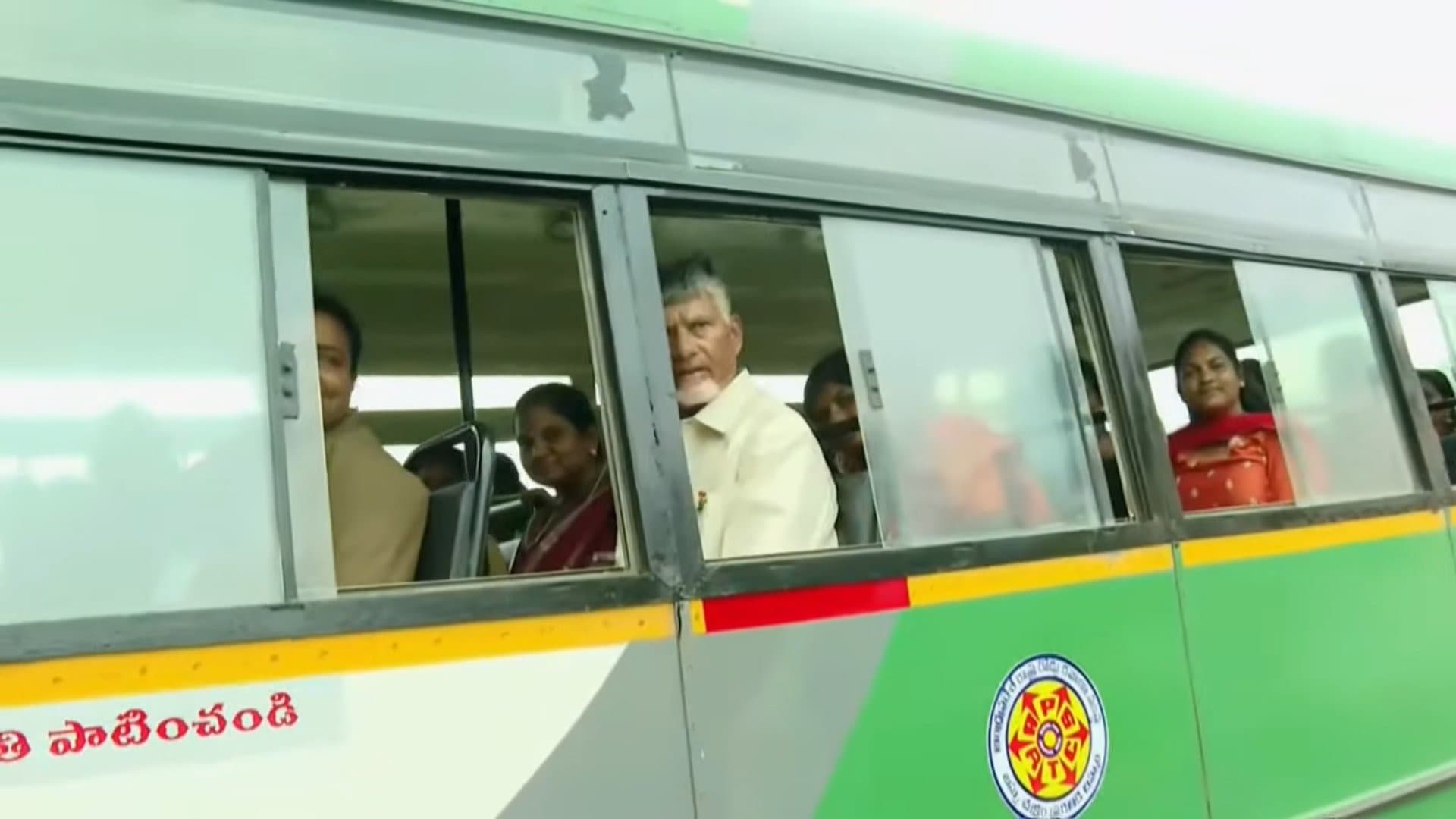 'స్త్రీశక్తి' పథకం లబ్ధిదారులతో ప్రయాణించిన సీఎం చంద్రబాబు