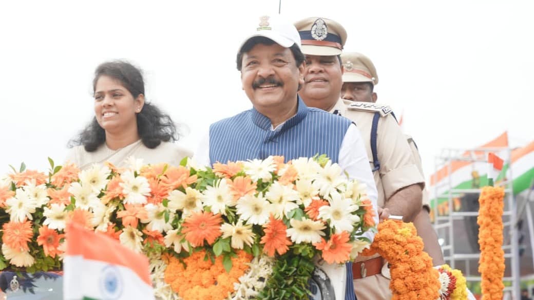 స్వర్ణాంధ్ర దిశగా అడుగులు వేద్దాం: మంత్రి కందుల దుర్గేష్