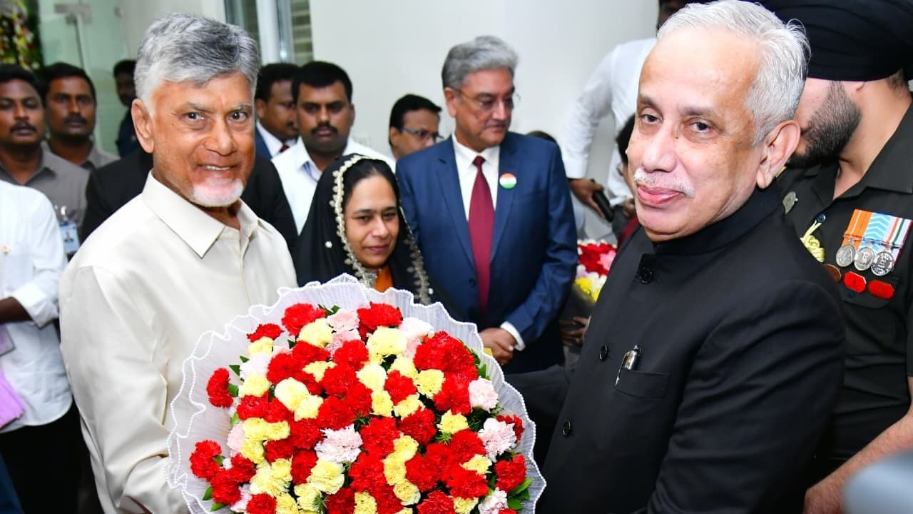 లోక్‌భవన్‌లో ‘ఎట్ హోం’కు సీఎం చంద్రబాబు దంపతులు