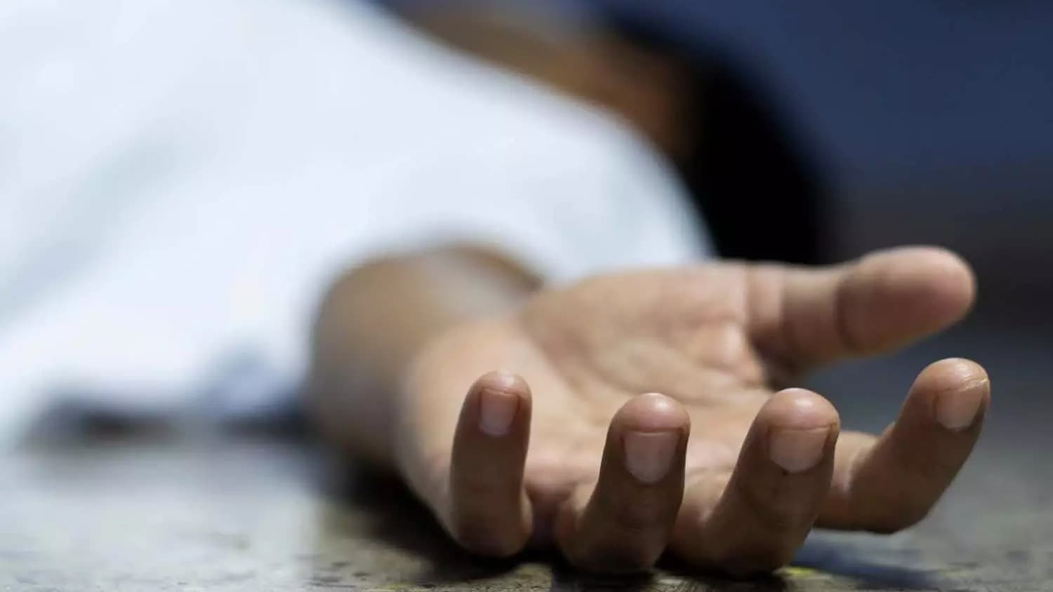 వేడుకల్లో వరండా కూలి బాలుడి మృతి