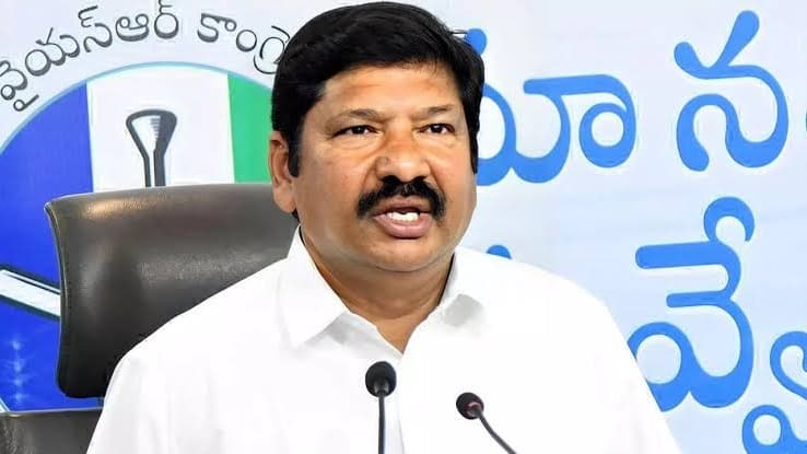 జోగి రమేష్ కుటుంబ వివాదంలో సంచలన ఆడియో, వీడియోలు