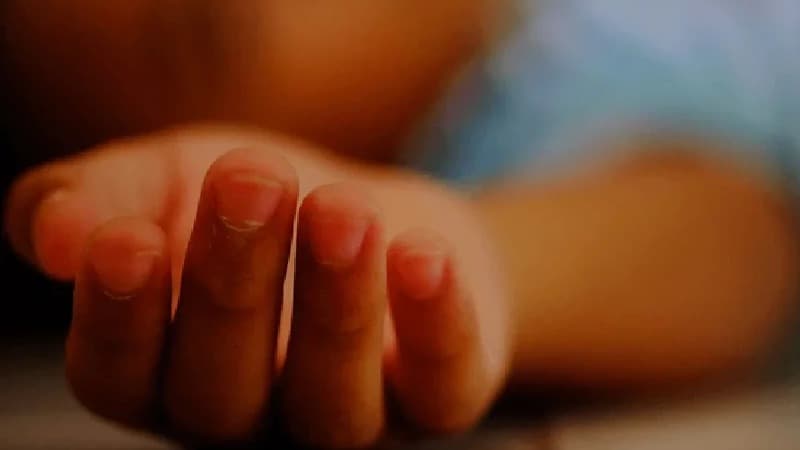 సాలూరులో విషాదం.. ప్రహరీ కూలి విద్యార్థి మృతి