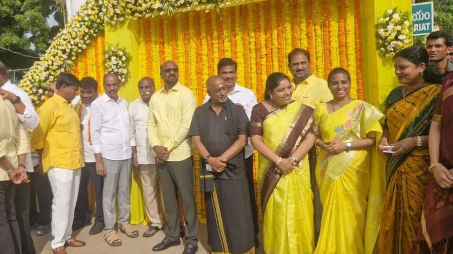 వెంకటపాలెంలో ఎన్టీఆర్‌కు ఘన నివాళులు