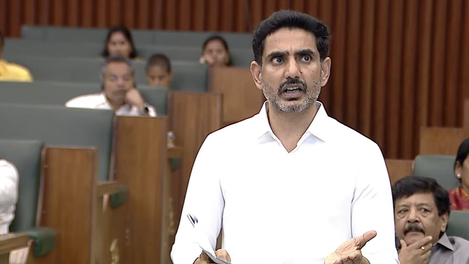 యువతకు లోకేష్‌ హామీ..