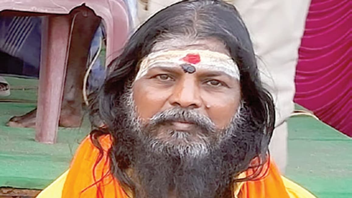 మృతదేహాన్ని తీసుకోని బంధువులు