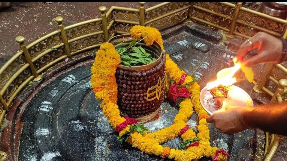 శ్రావణంలో 45 రోజుల్లో 12 జ్యోతిర్లింగాల దర్శనం