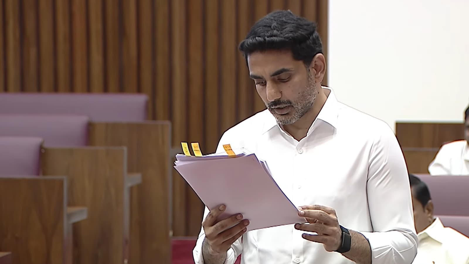 ఎయిడెడ్ పాఠశాలలు మూసివేతపై లోకేష్ కీలక ప్రకటన