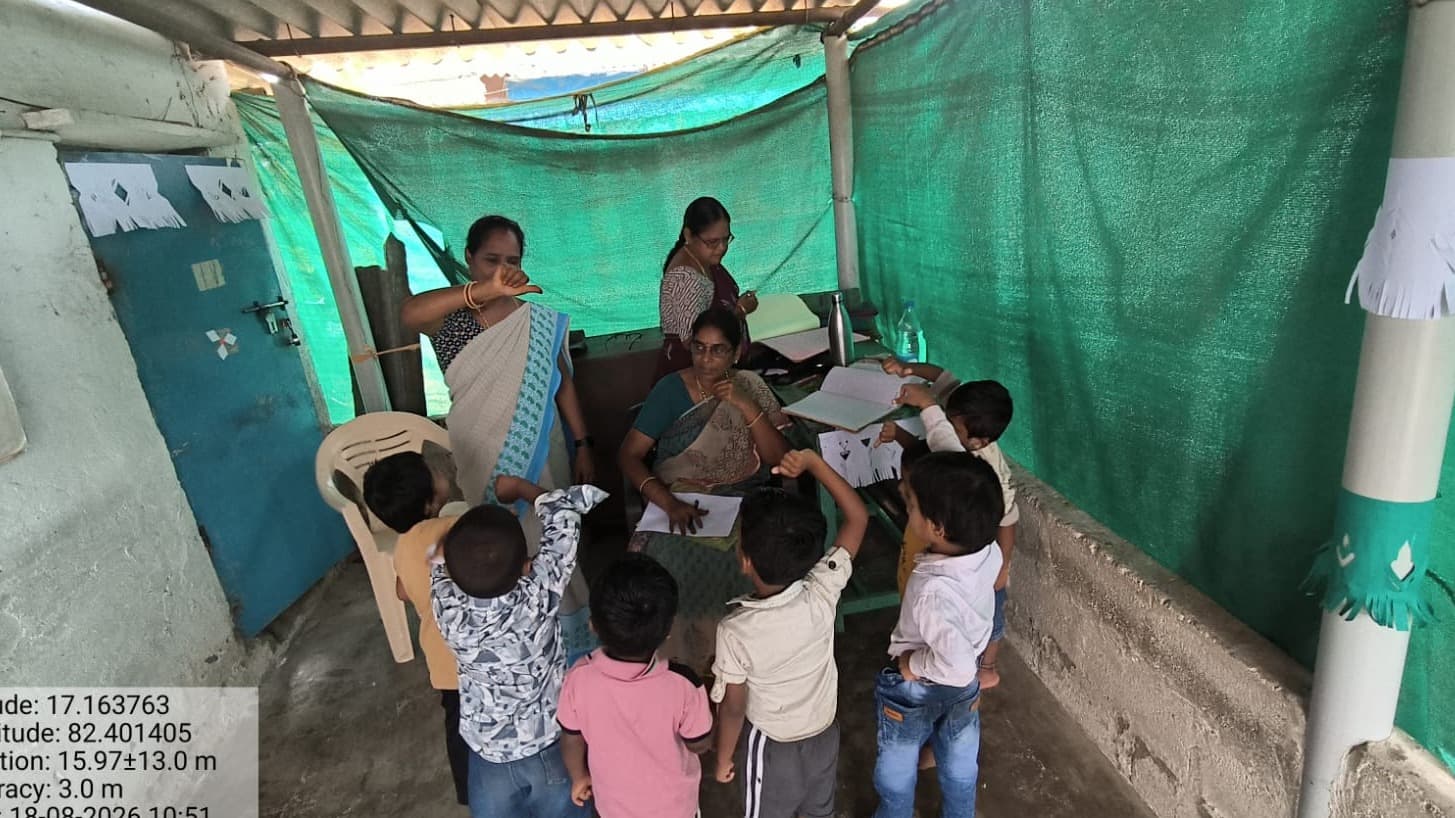 శ్రీరాంపురంలో అంగన్‌వాడీ కేంద్రాల్లో ఆకస్మిక తనిఖీలు