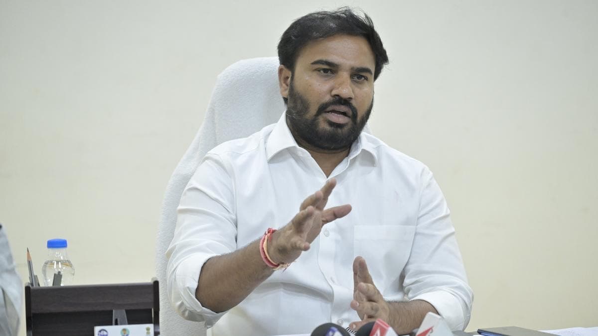 నాడు తండ్రి.. నేడు కూతురు: రవి నాయుడు