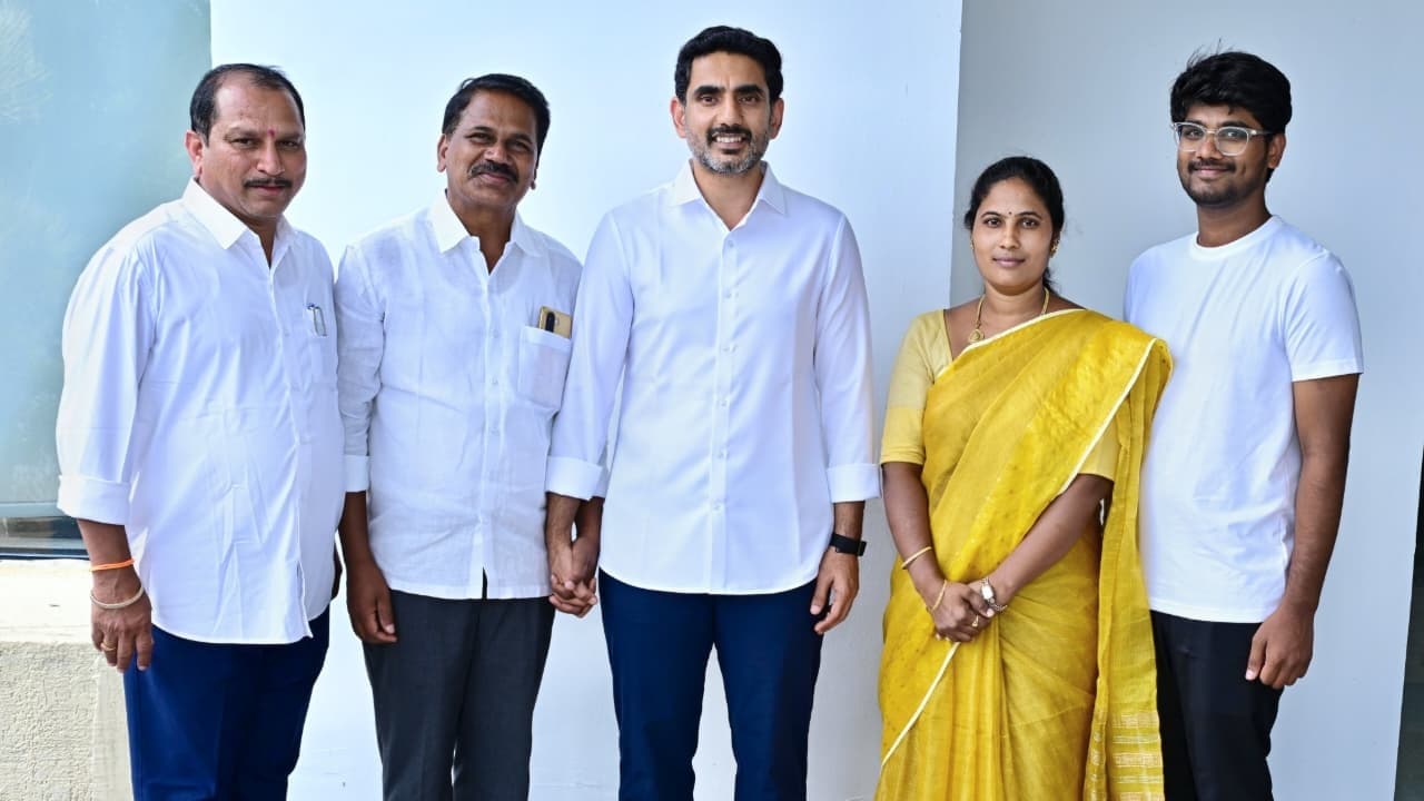 లోకేష్‌ను కలిసిన దళవాయి రమాదేవి