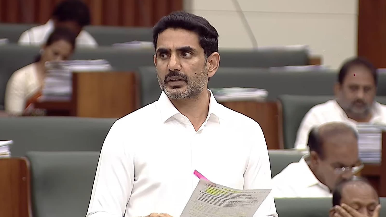 ఏపీ కళాశాలల్లో మౌలిక వసతులు: లోకేష్