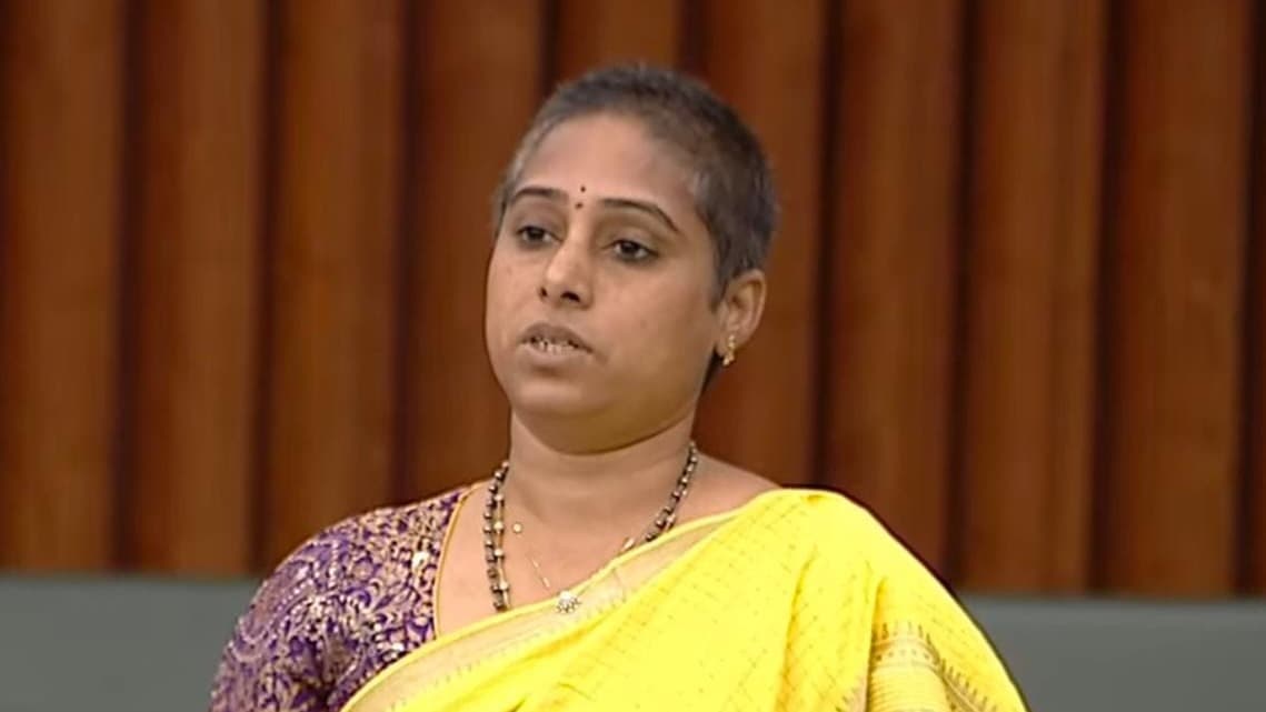జర్నలిస్టులకు ఇళ్ల స్థలాలు ఇవ్వాలి: గళ్ళా మాధవి