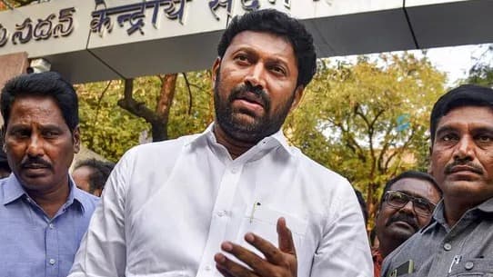 అవినాష్‌రెడ్డి ఇంట్లో ముగిసిన ఈడీ సోదాలు